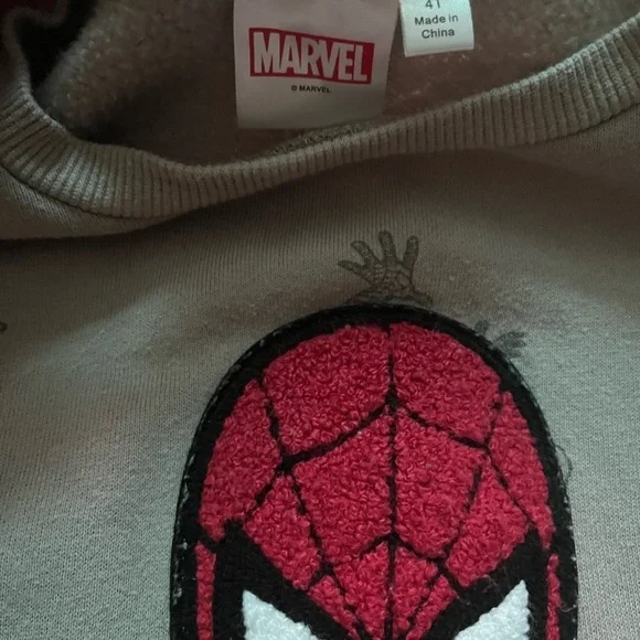 Marvel Spider-Man sweater - Picture 3 of 3